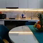 Diamond 72 , - Center, Diamond Residences, Free Parking