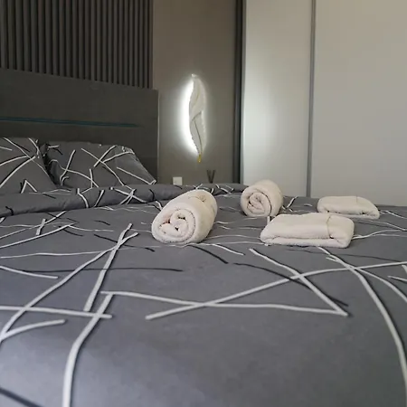 Daire Diamond 72 , - Center, Diamond Residences, Free Parking *