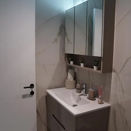 Diamond 72 , - Center, Diamond Residences, Free Parking