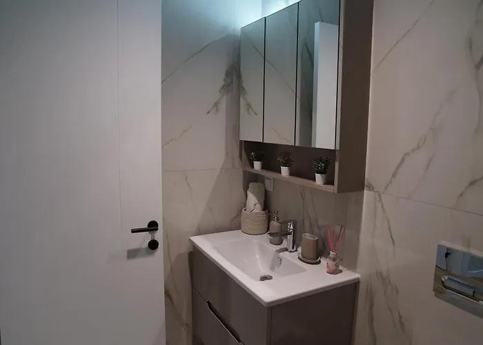 Diamond 72 , - Center, Diamond Residences, Free Parking